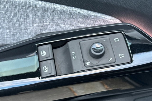 Used 2023 Volkswagen ID.4 Pro image 12