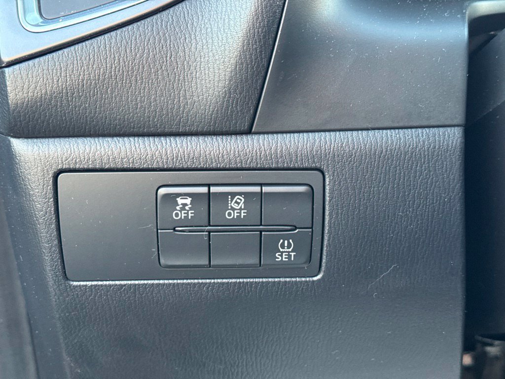 Used 2018 MAZDA MAZDA3 Grand Touring w/ Premium Equipment Package FWD image 17