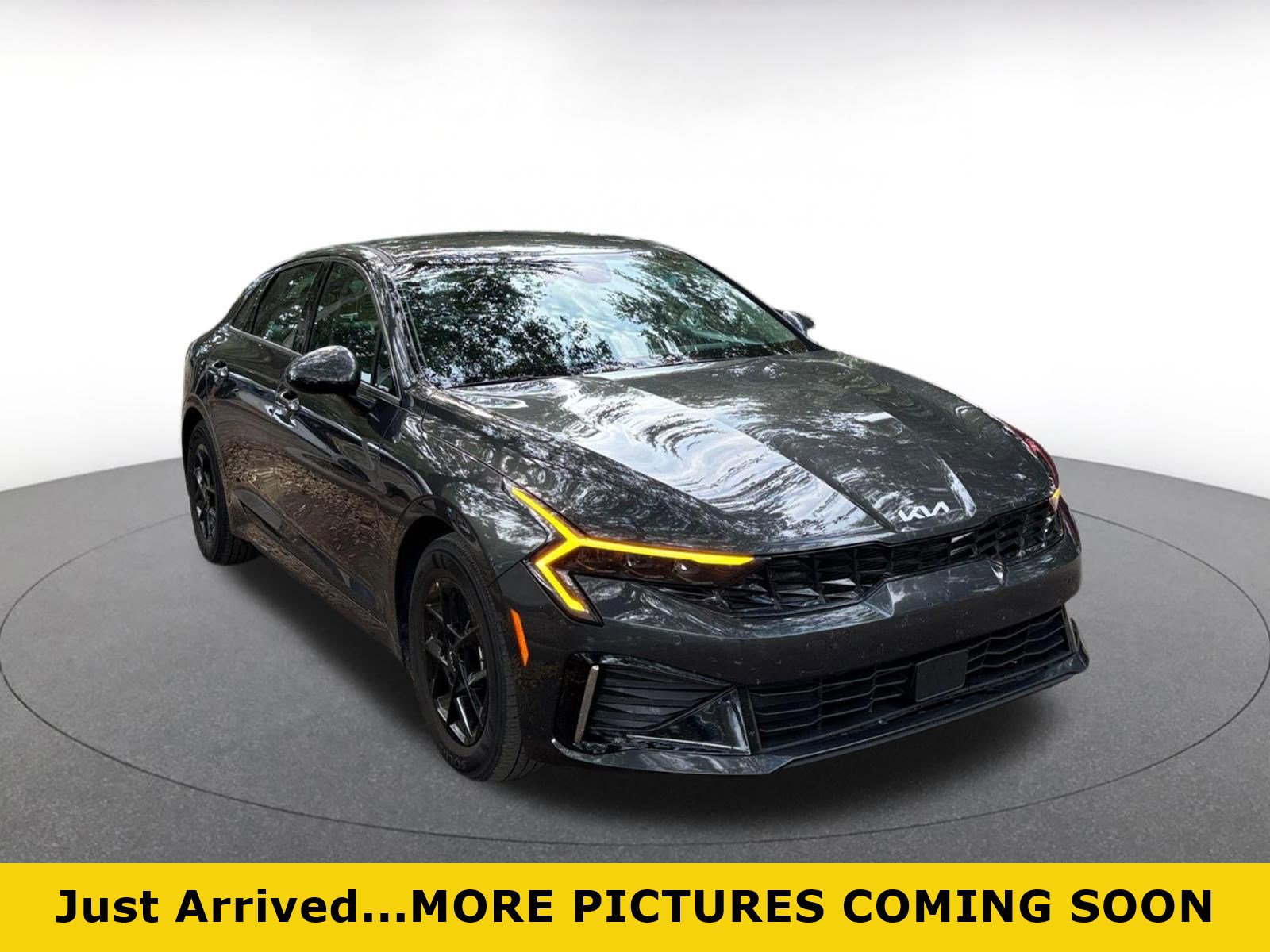 Used 2025 Kia K5 LXS FWD image 1