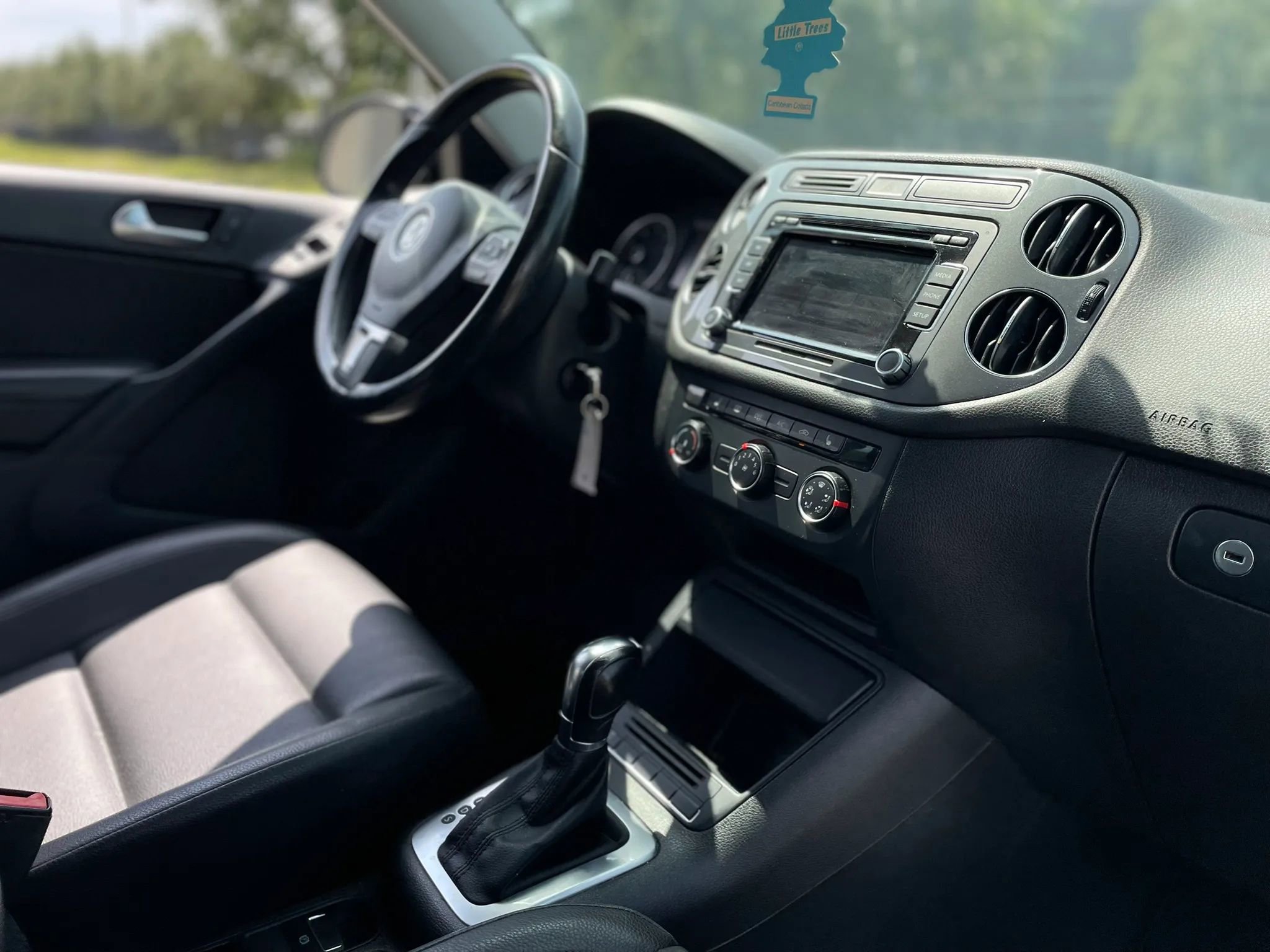 Used 2013 Volkswagen Tiguan SE FWD image 22