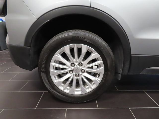 Used 2024 Cadillac XT4 Luxury w/ Cold Weather Package FWD image 15