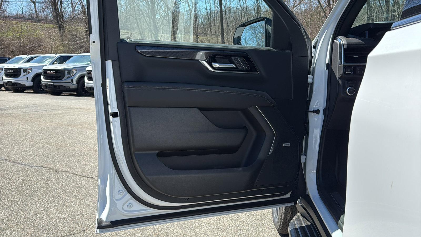 New 2026 GMC Yukon XL Elevation AWD/4WD image 6