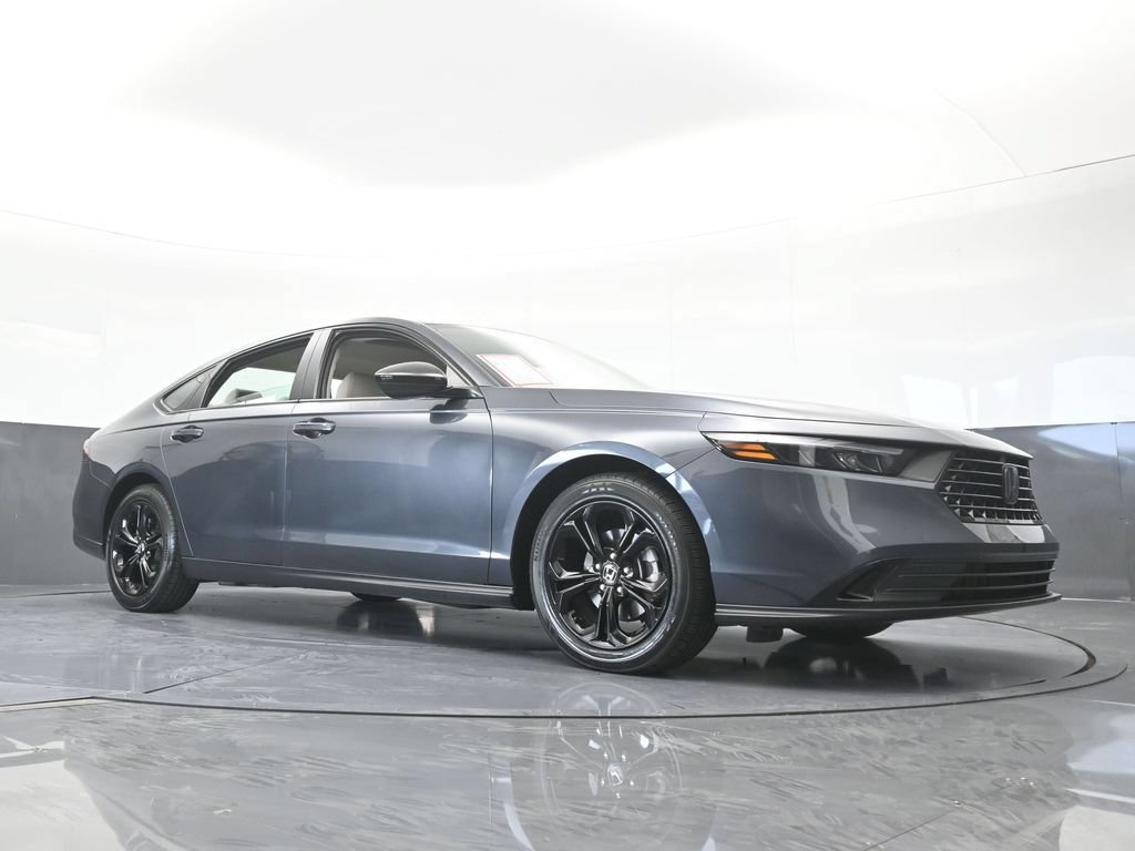Used 2025 Honda Accord SE image 61