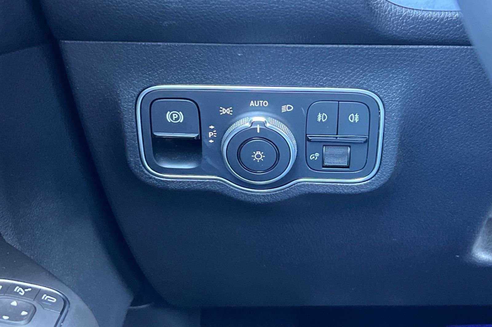 Certified 2024 Mercedes-Benz GLB 250 4MATIC image 32