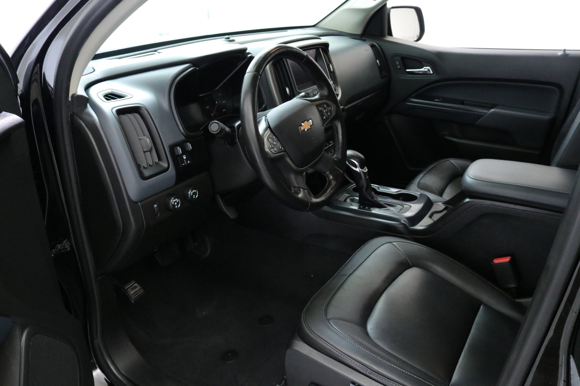 Used 2022 Chevrolet Colorado Z71 w/ Safety Package image 22