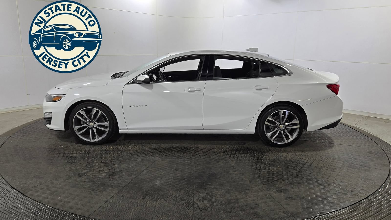 Used 2023 Chevrolet Malibu LT FWD image 4