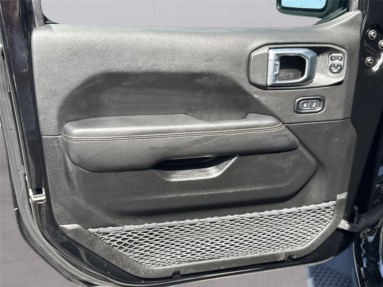 Used 2023 Jeep Wrangler Unlimited Sahara image 11