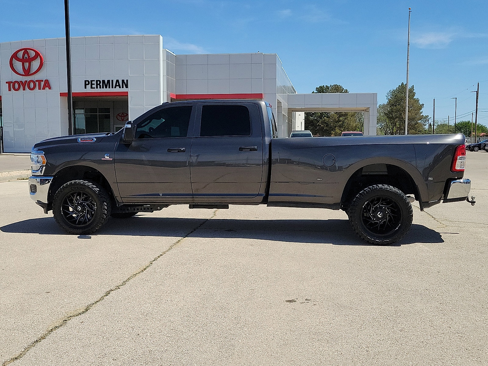 Used 2024 RAM 3500 Tradesman w/ Chrome Appearance Group image 2