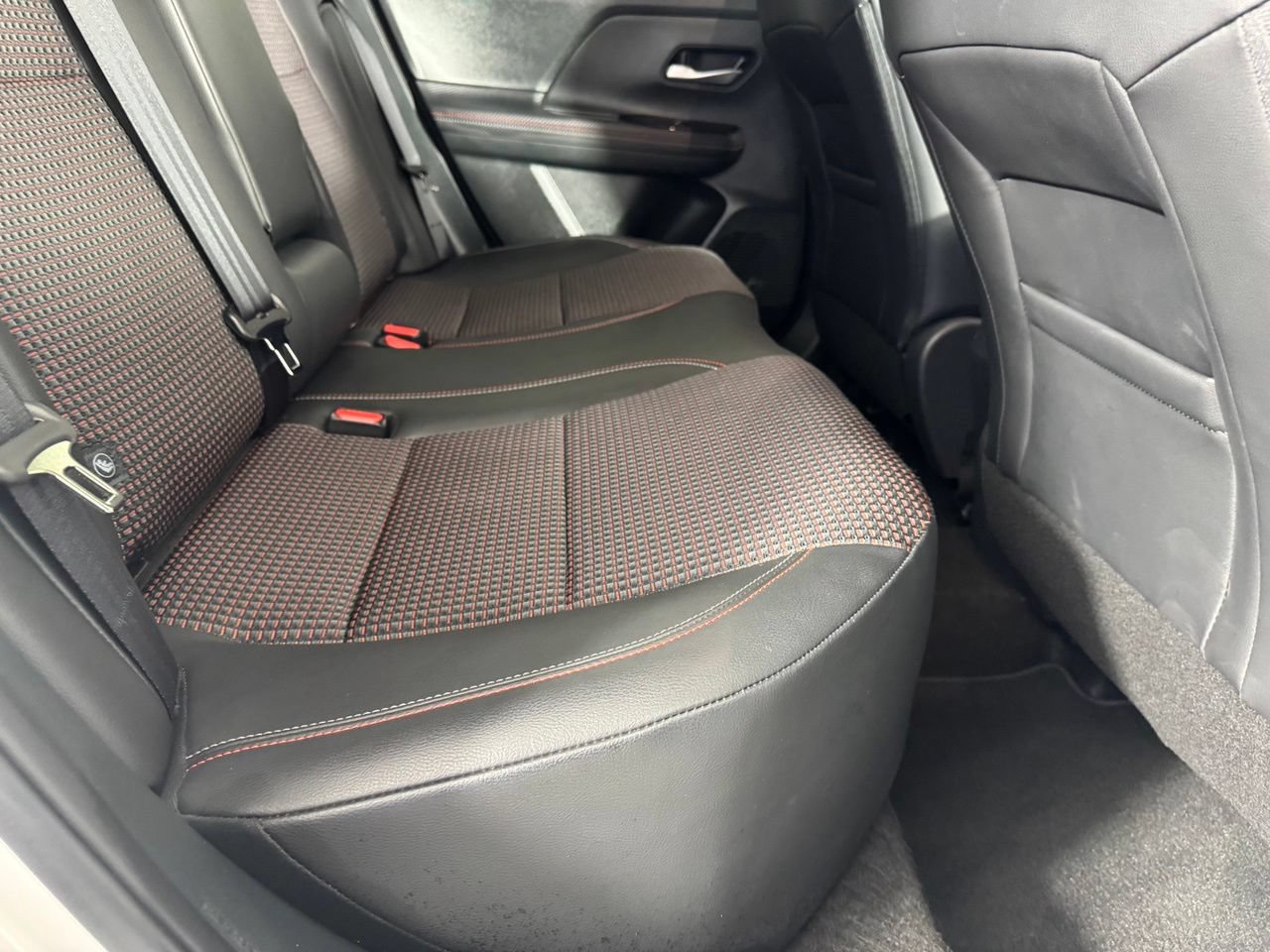 Used 2025 Nissan Kicks SR FWD image 30