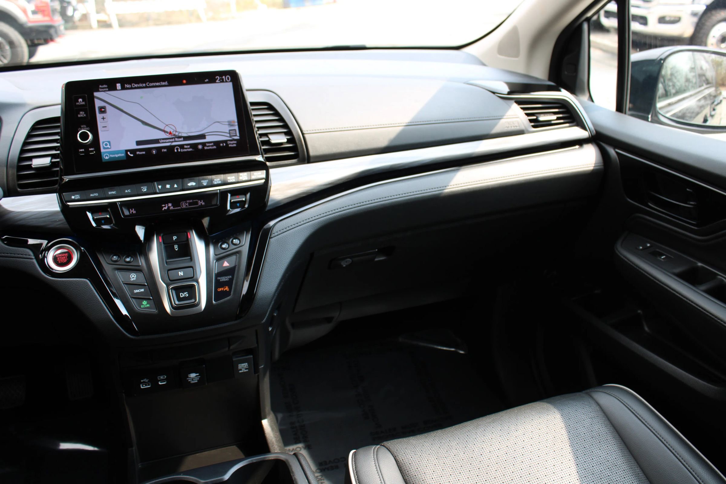 Used 2025 Honda Odyssey Elite image 12