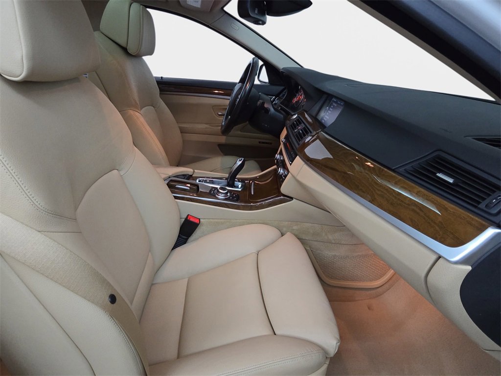 Used 2011 BMW 535i xDrive Sedan image 10