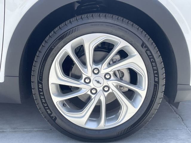 New 2027 Chevrolet Bolt LT w/ Comfort Package FWD image 30