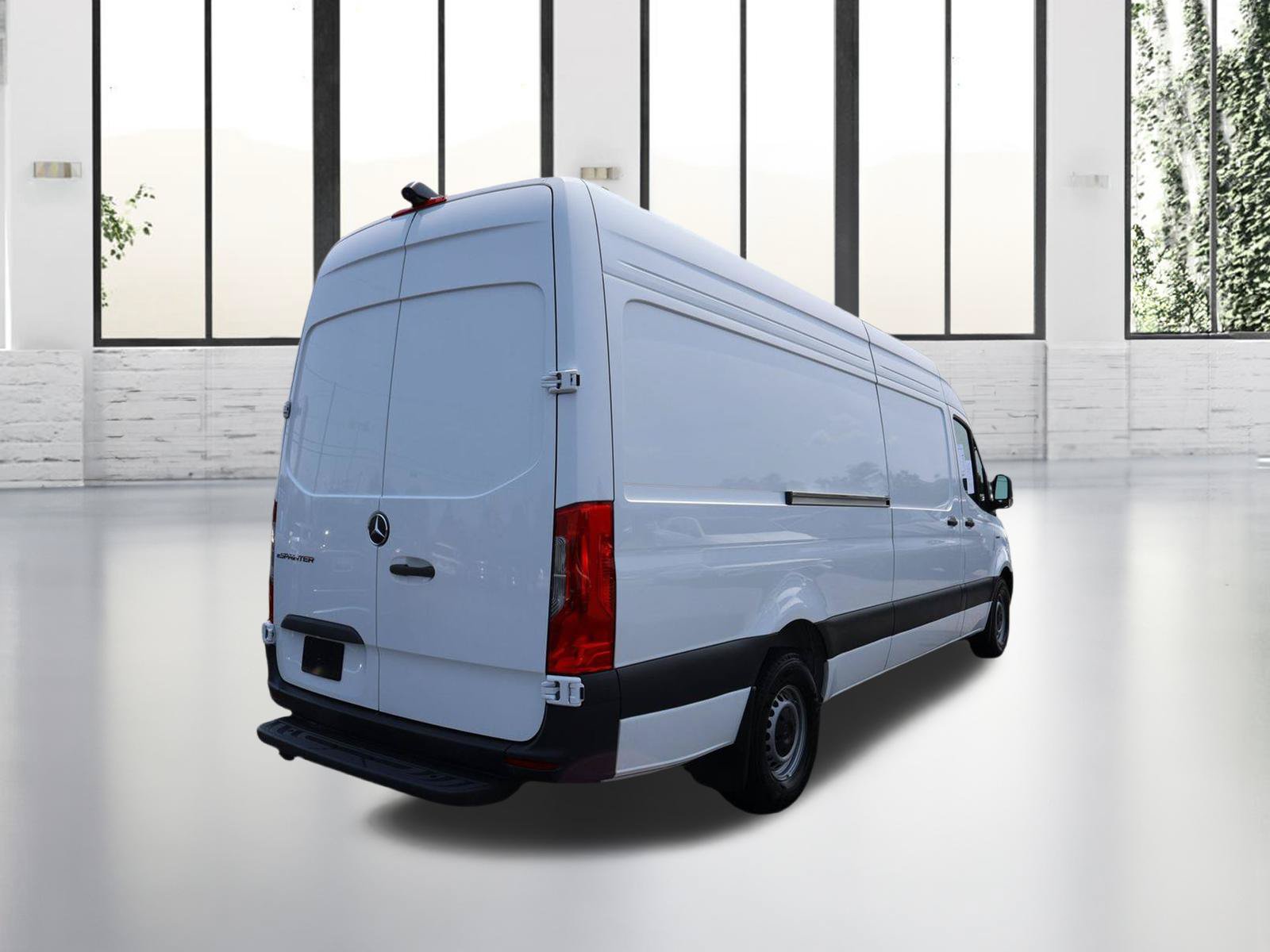 Used 2024 Mercedes-Benz eSprinter 170 Cargo image 5