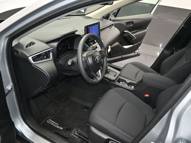 Used 2026 Toyota Corolla Cross LE w/ Moonroof Package image 4