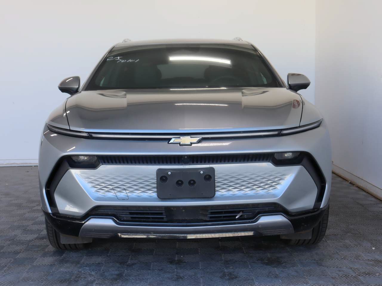 Used 2024 Chevrolet Equinox EV LT w/ LPO, Active Package FWD image 2
