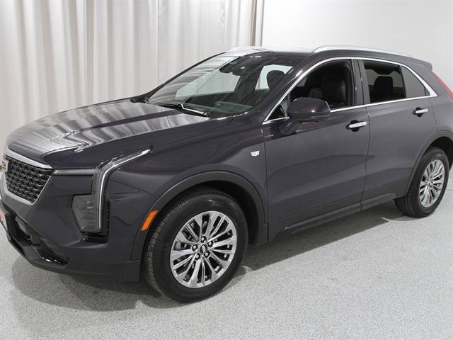 Certified 2025 Cadillac XT4 Premium Luxury image 3