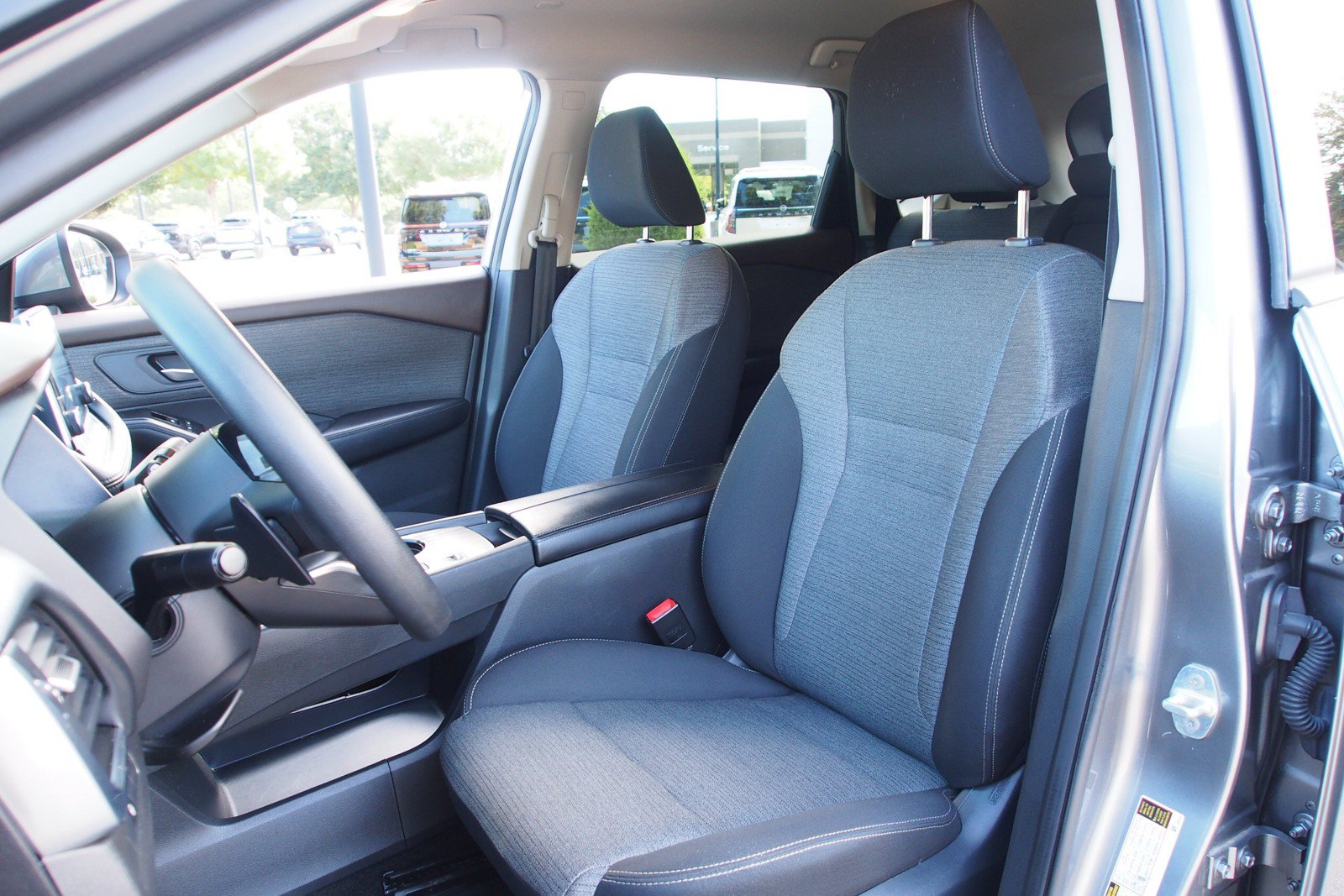 Used 2023 Nissan Rogue SV FWD image 17