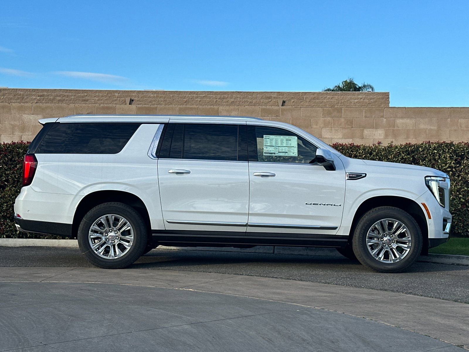 New 2026 GMC Yukon XL Denali w/ Sun & Power Step Package AWD/4WD image 3