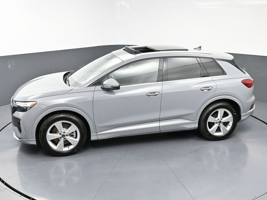 Used 2024 Audi Q4 e-tron Premium w/ Convenience Package image 46