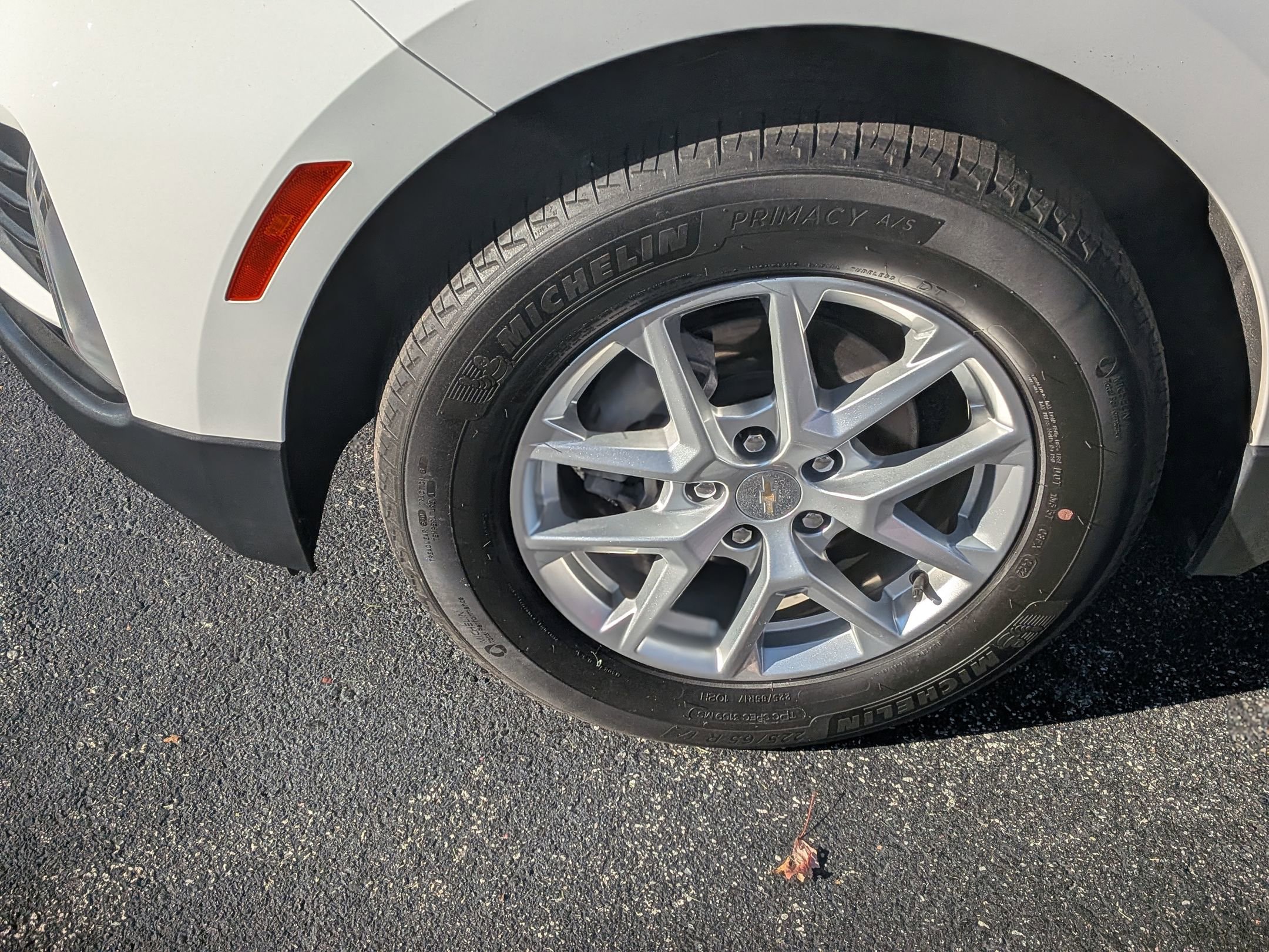 Used 2022 Chevrolet Equinox LT w/ Driver Convenience Package image 12