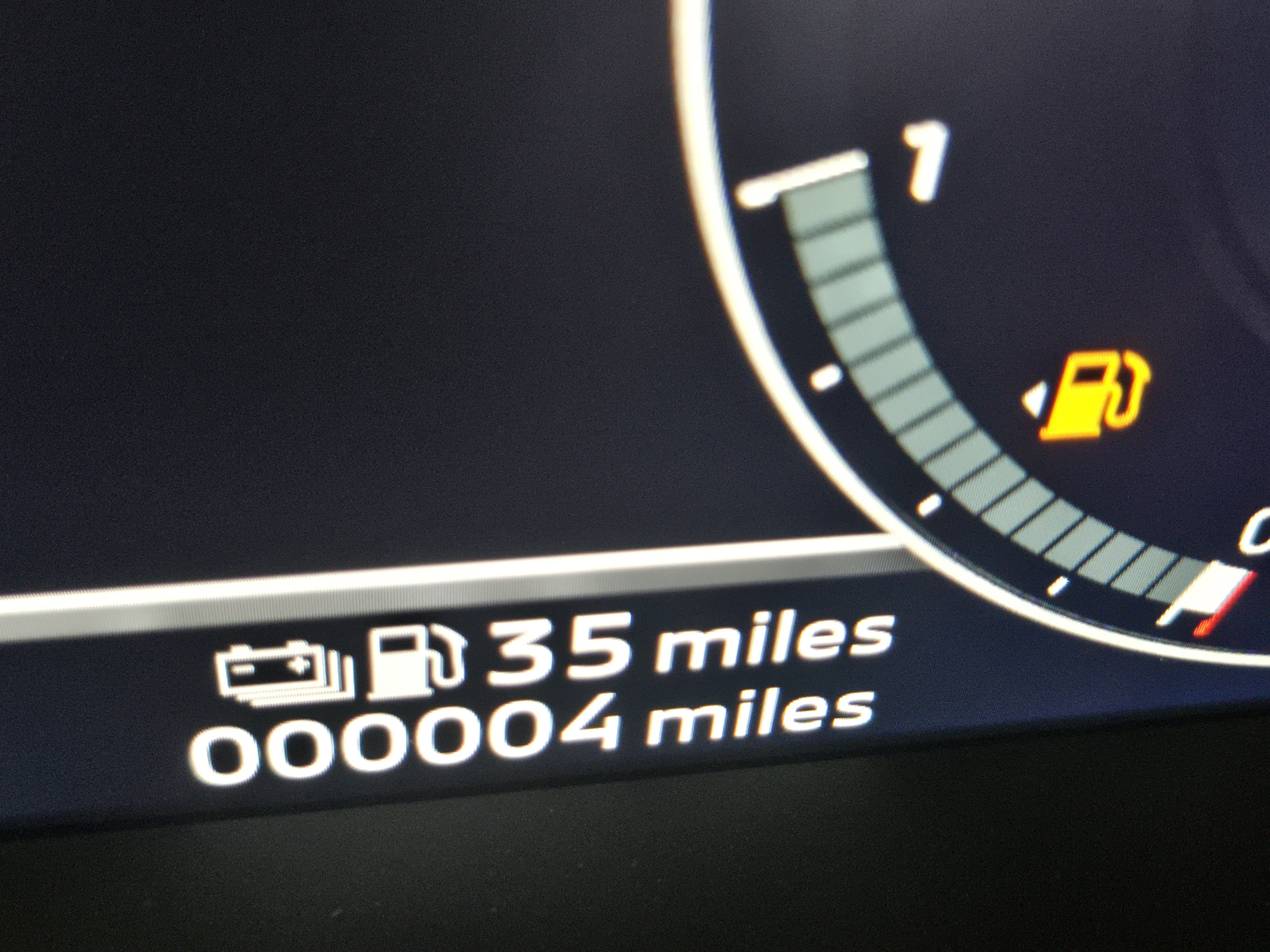 New 2025 Mitsubishi Outlander SE image 18