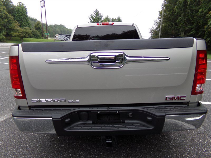Used 2008 GMC Sierra 1500 SLE w/ Power Pack Plus RWD image 4