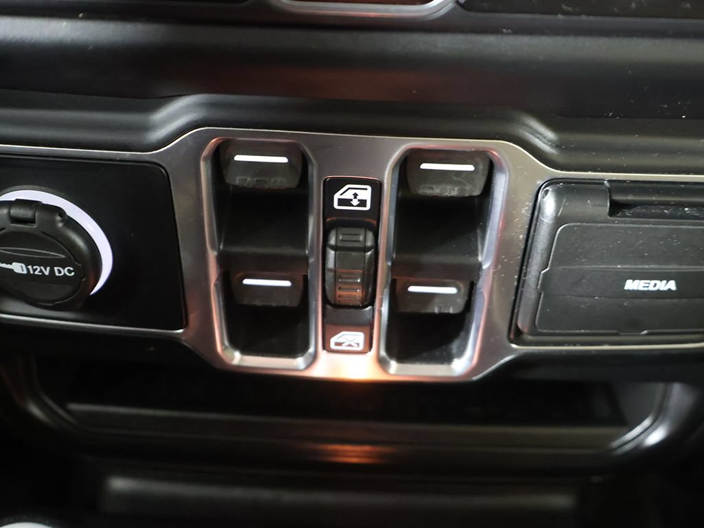 Used 2021 Jeep Wrangler Unlimited Sahara AWD/4WD image 43