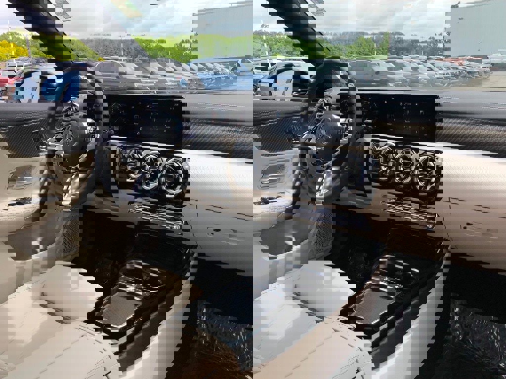 New 2025 Mercedes-Benz CLA 250 4MATIC image 16