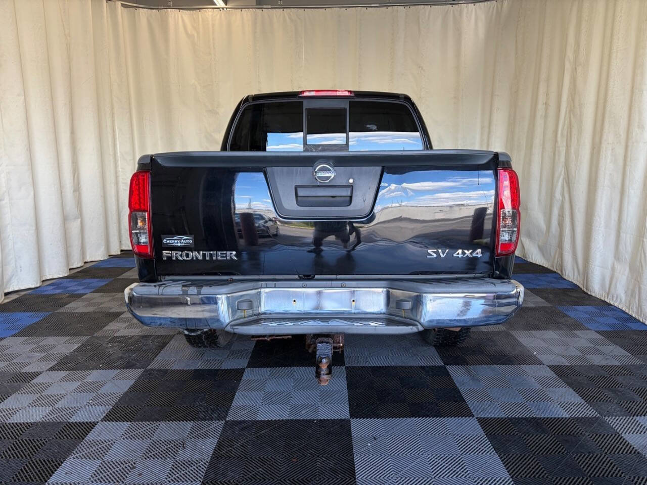 Used 2014 Nissan Frontier SV AWD/4WD image 5