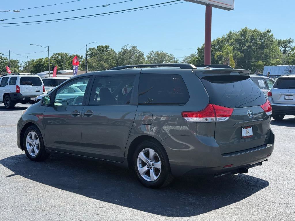 Used 2014 Toyota Sienna LE image 7