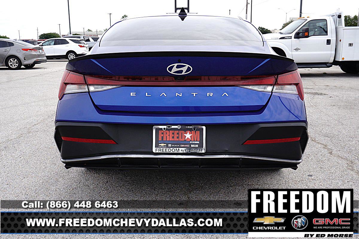 Used 2025 Hyundai Elantra Sport FWD image 36