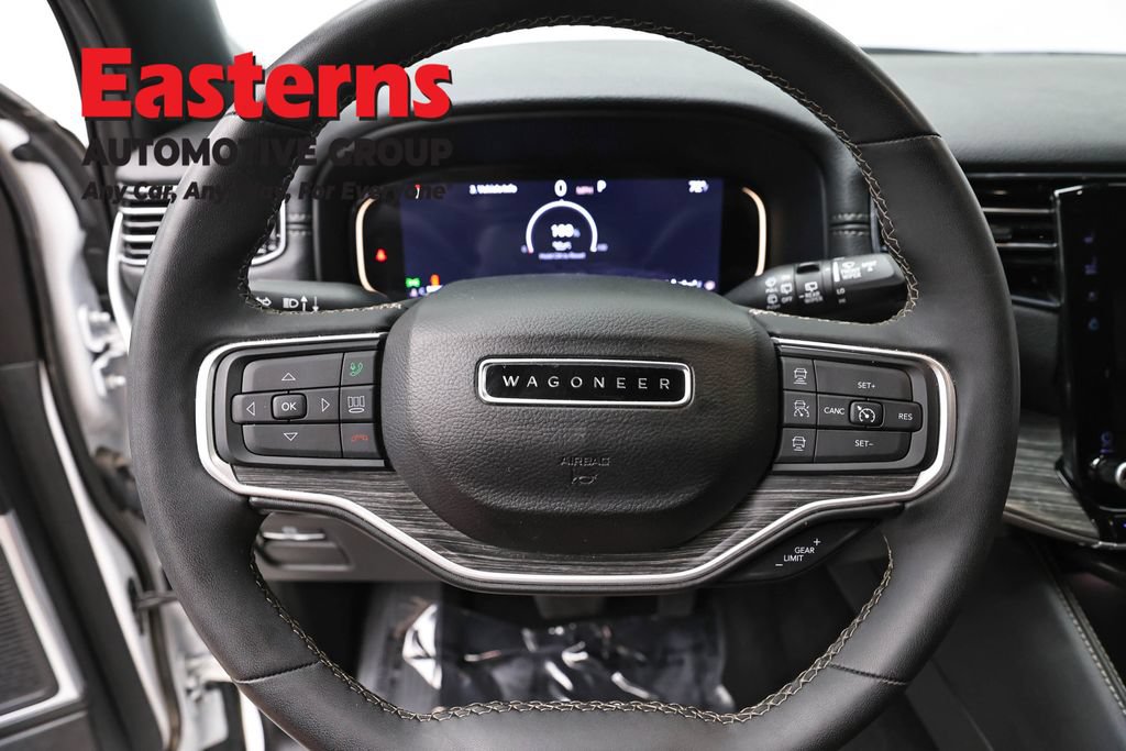 Used 2024 Jeep Wagoneer L Series II RWD image 10