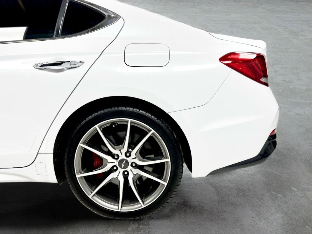 Used 2019 Genesis G70 2.0T Sport image 13