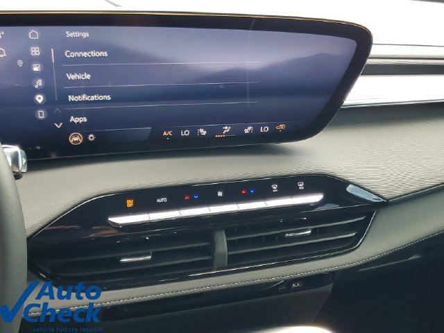 Used 2025 Buick Enclave Preferred FWD image 24