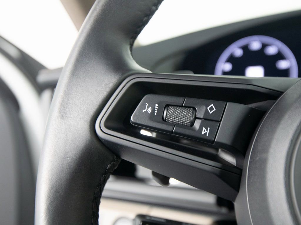 Certified 2025 Porsche Panamera 4 image 28