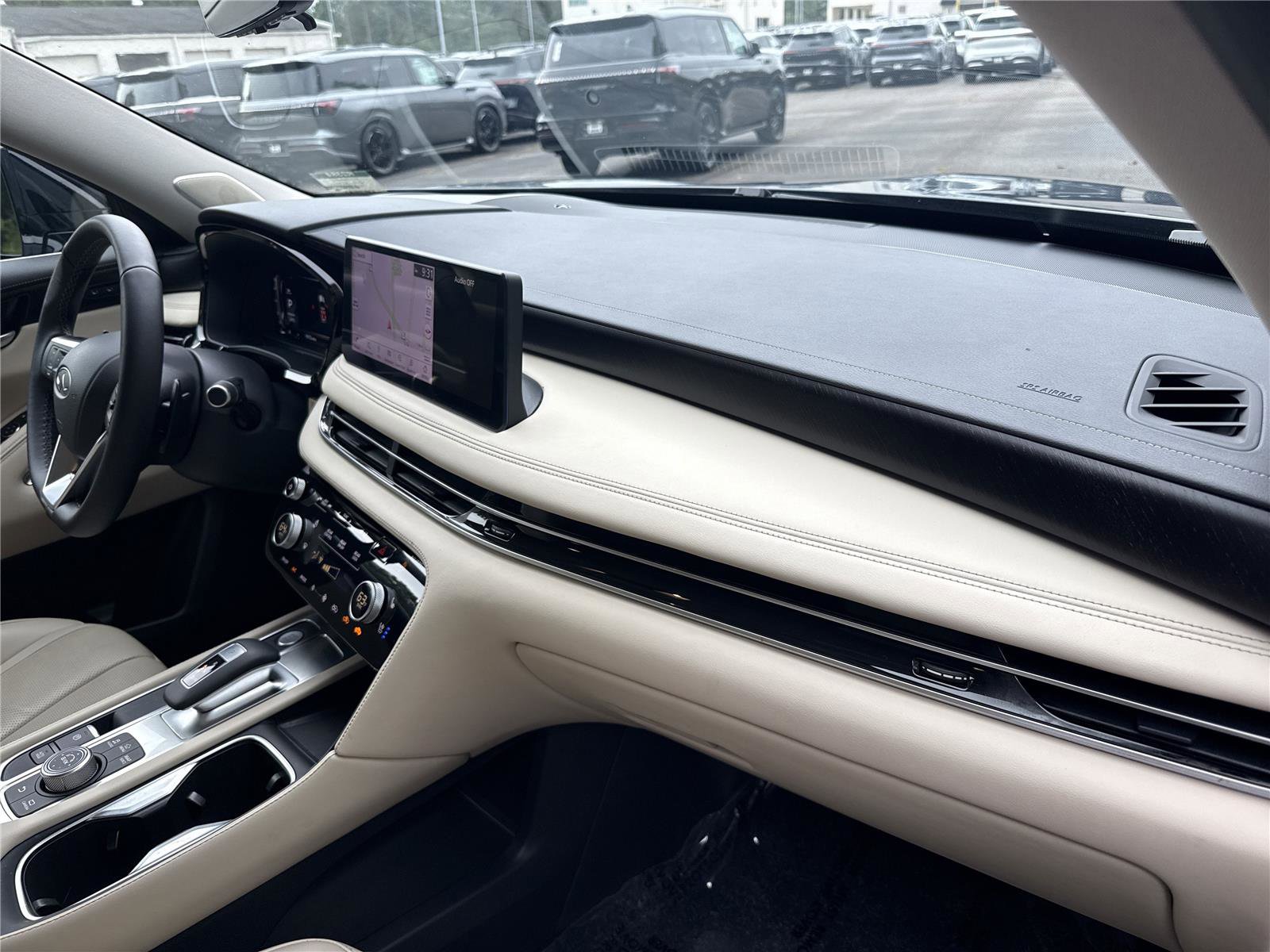 Used 2025 INFINITI QX60 Sensory w/ Vision Package image 27