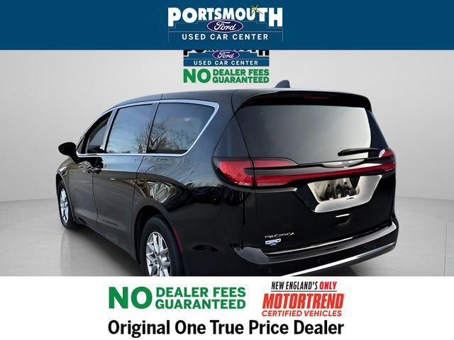 Used 2024 Chrysler Pacifica Touring-L image 29