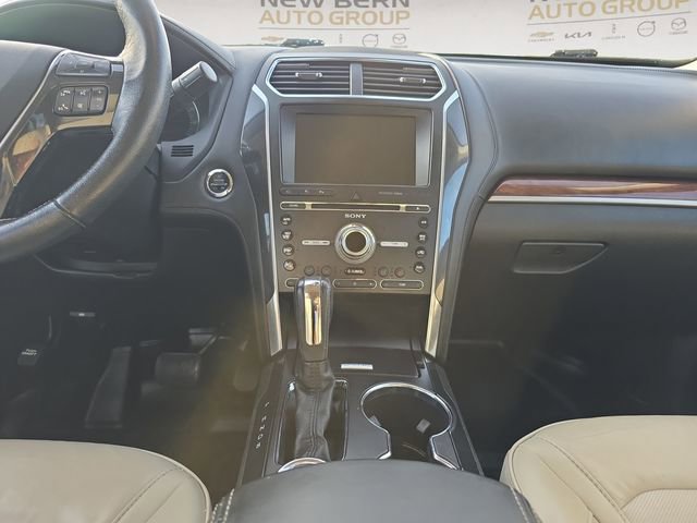 Used 2018 Ford Explorer Platinum image 11