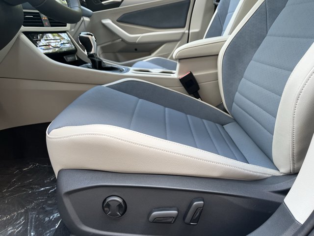 New 2026 Volkswagen Jetta SE FWD image 25
