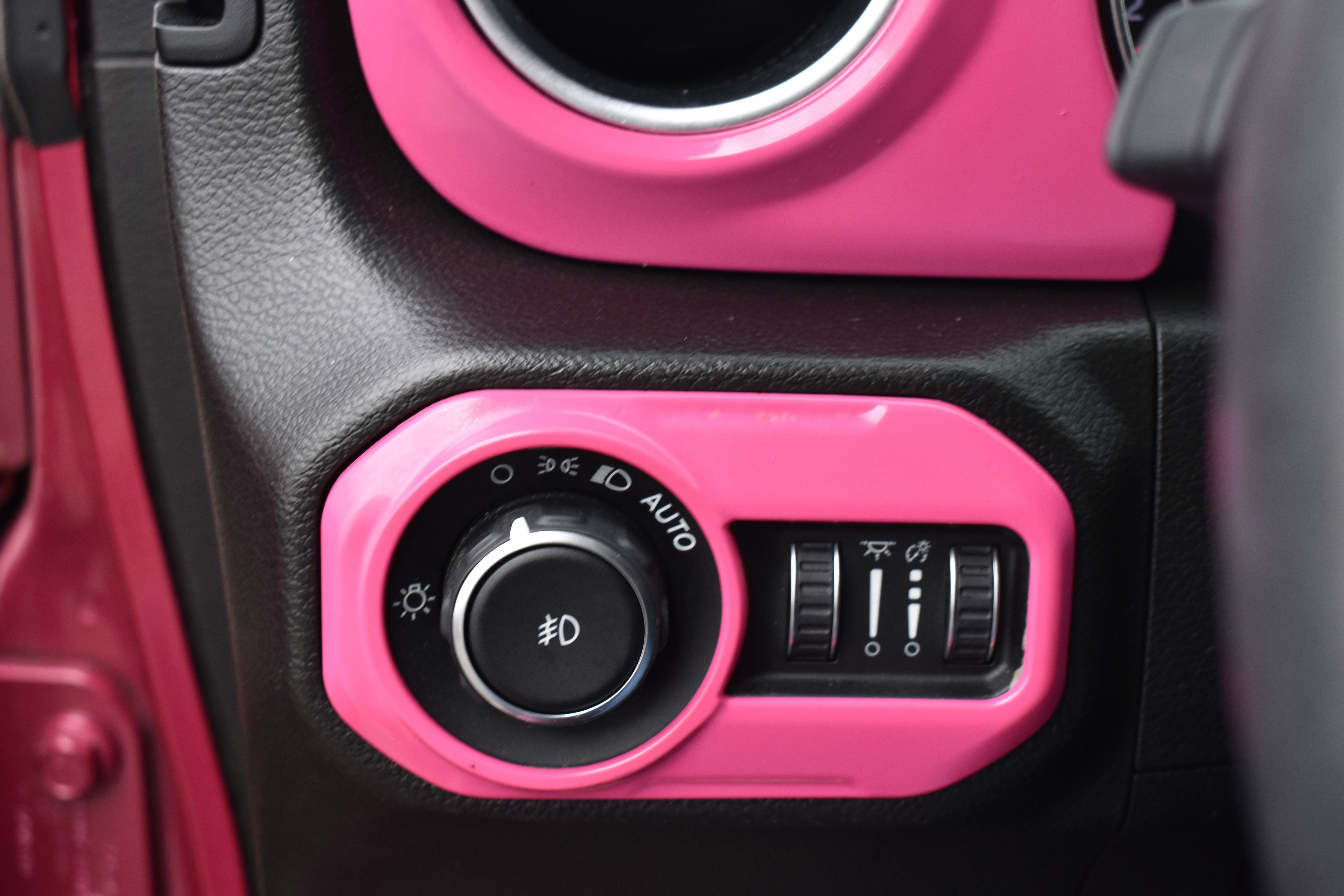 Used 2022 Jeep Wrangler Unlimited Rubicon w/ Cold Weather Group image 16