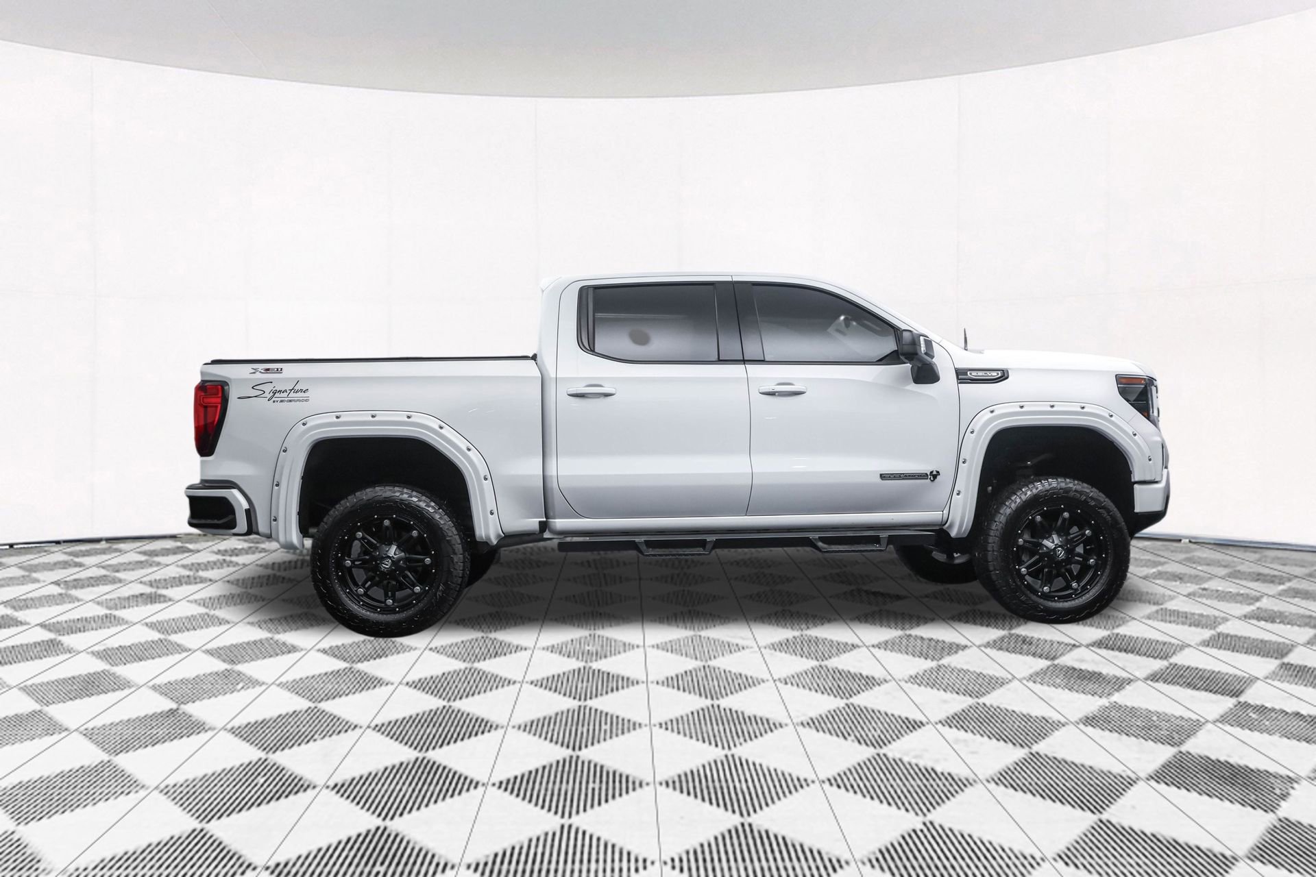 Used 2023 GMC Sierra 1500 Elevation w/ Preferred Package image 14