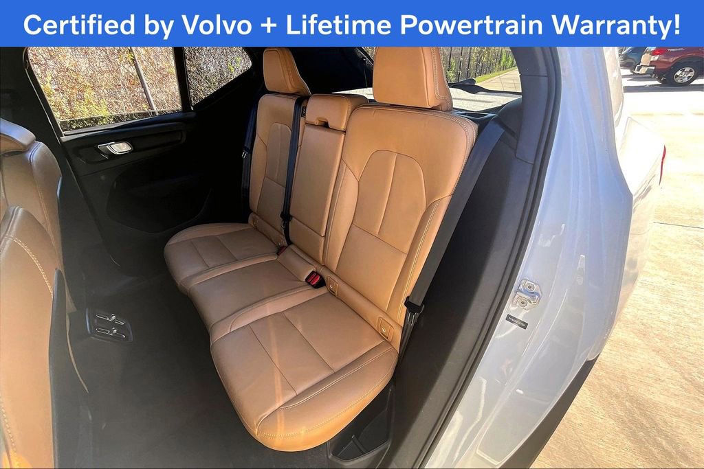 Used 2020 Volvo XC40 T5 Momentum w/ Protection Package Premier image 34