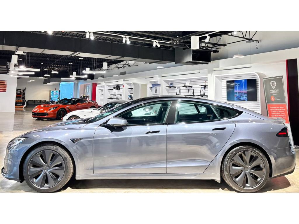 Used 2023 Tesla Model S Plaid image 9
