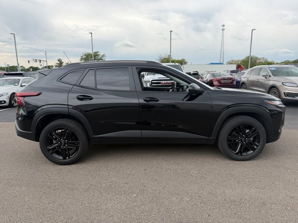 Used 2024 Chevrolet Trax ACTIV w/ Sunroof Package FWD image 9