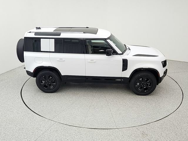 New 2026 Land Rover Defender 110 X-Dynamic SE AWD/4WD image 16