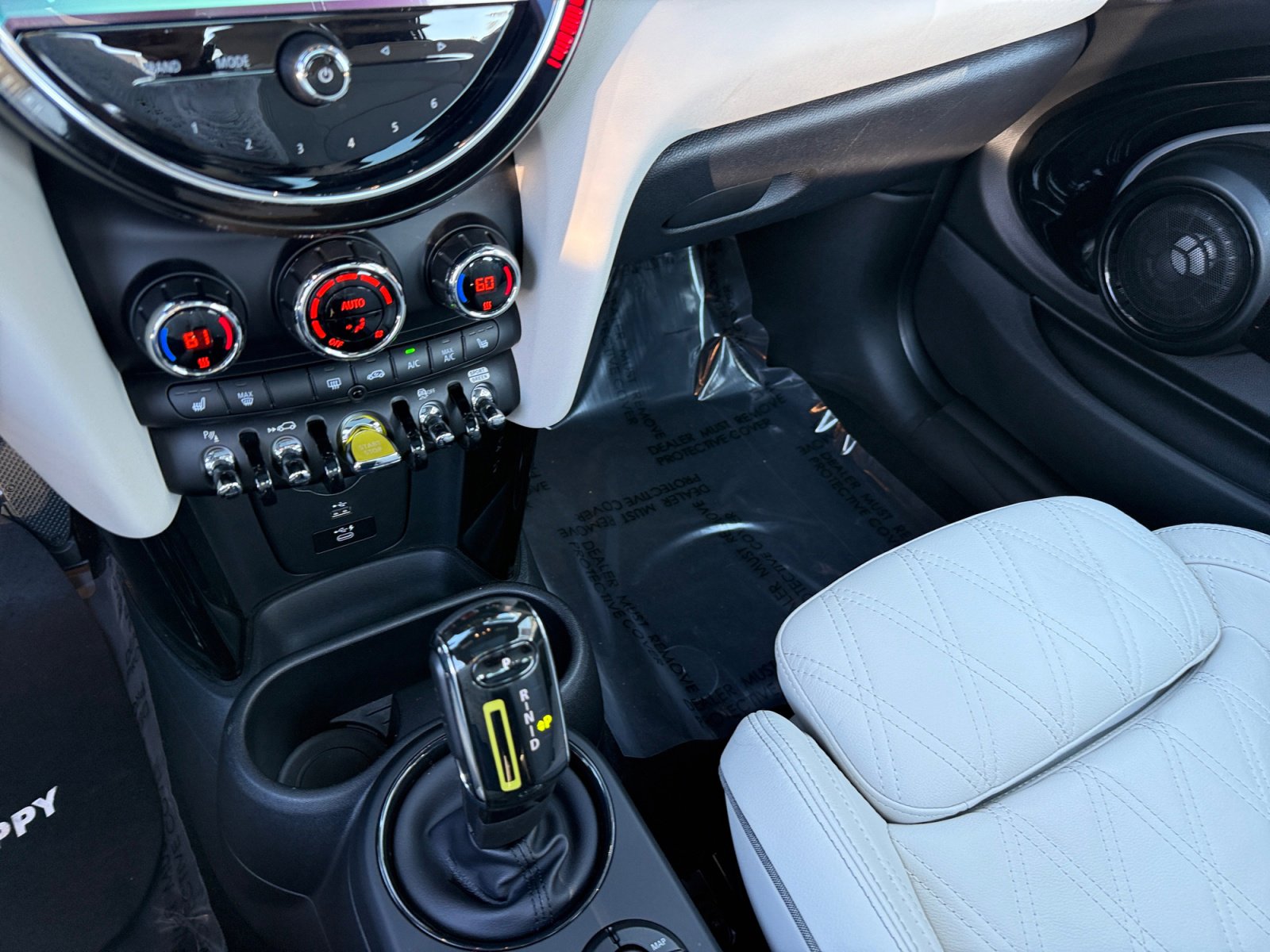 Used 2022 MINI Cooper SE image 13