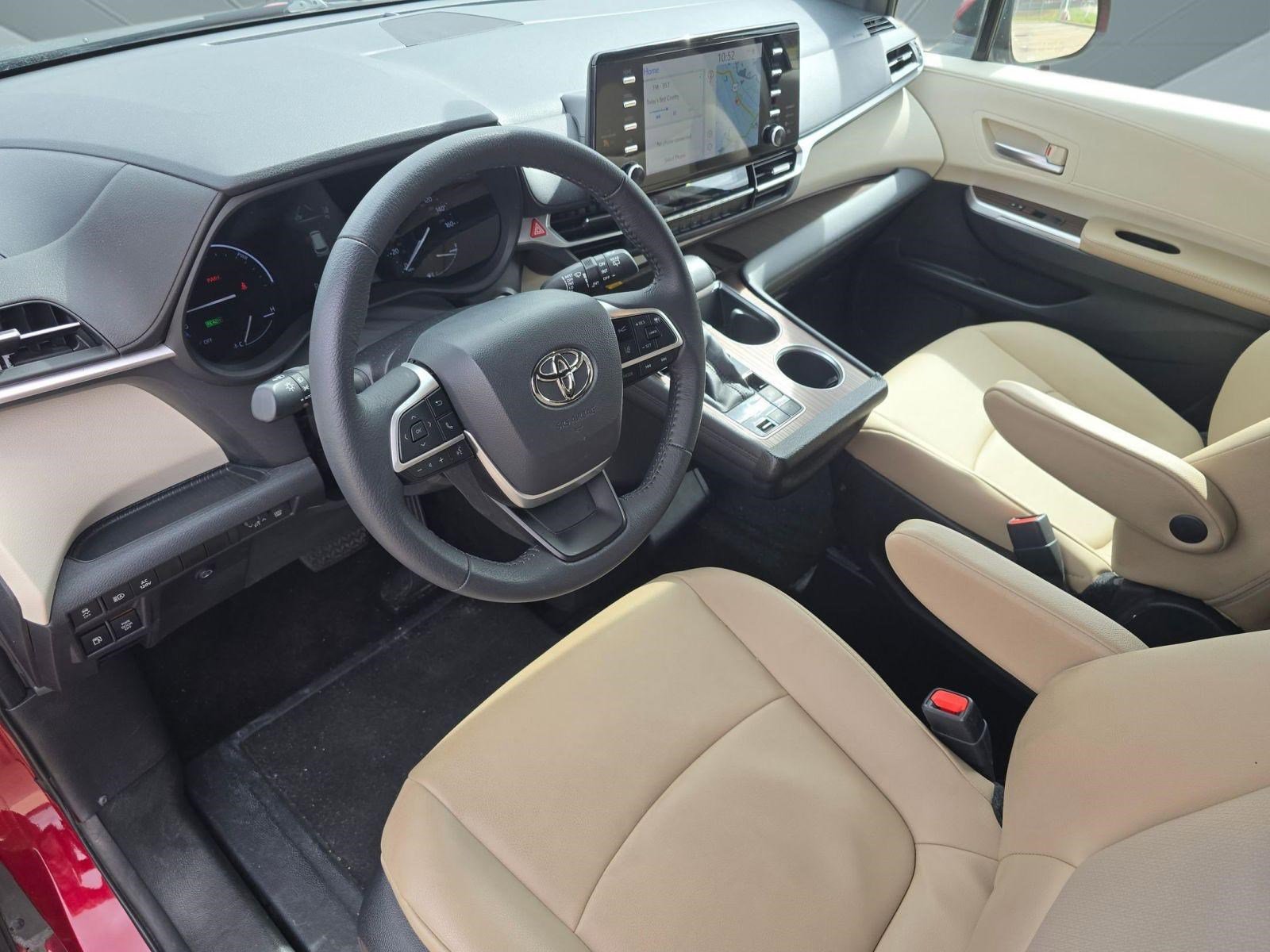 Used 2022 Toyota Sienna XLE w/ XLE Plus Package image 20