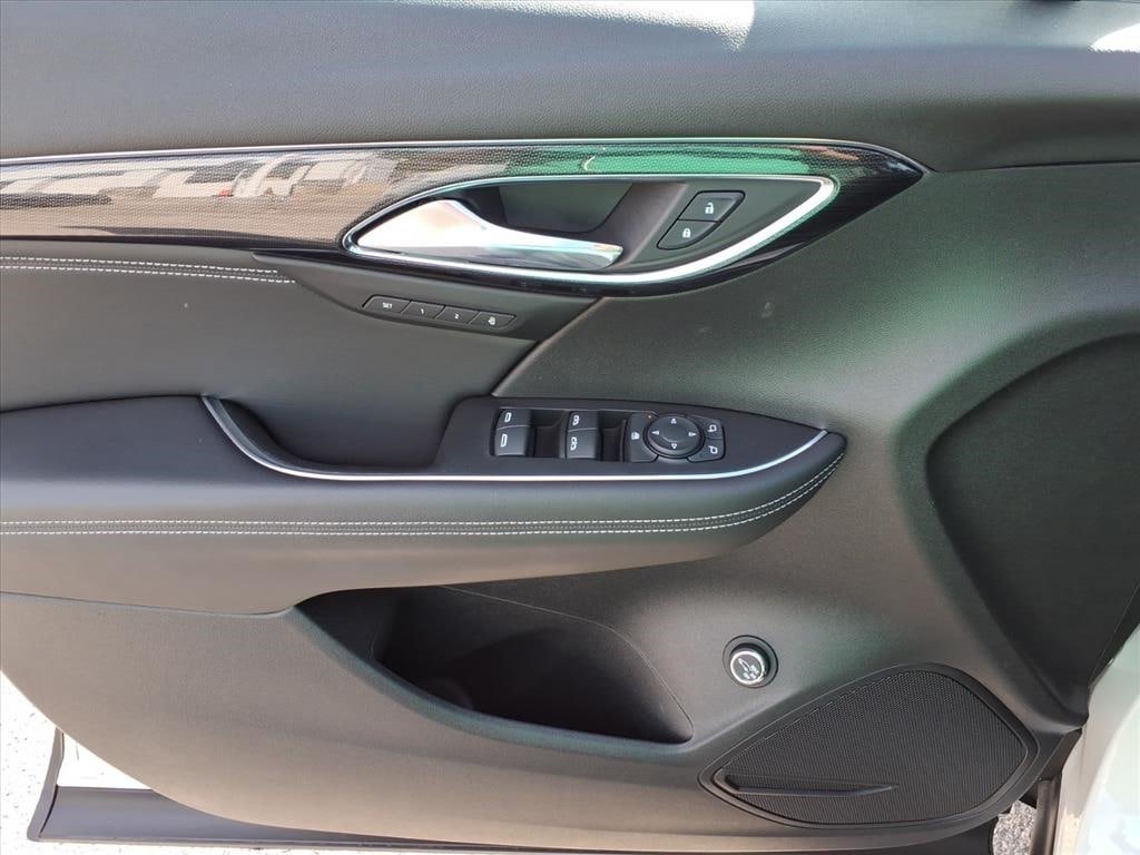 Used 2023 Buick Envision Essence FWD image 18