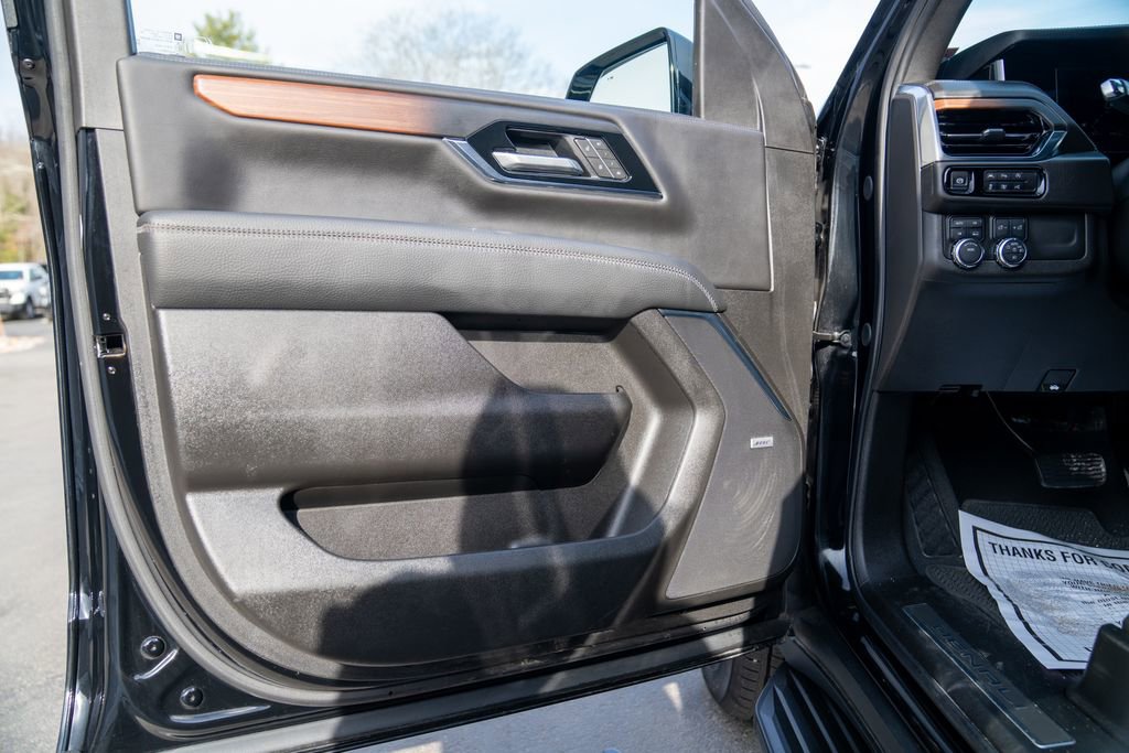 Used 2025 GMC Yukon Denali image 19