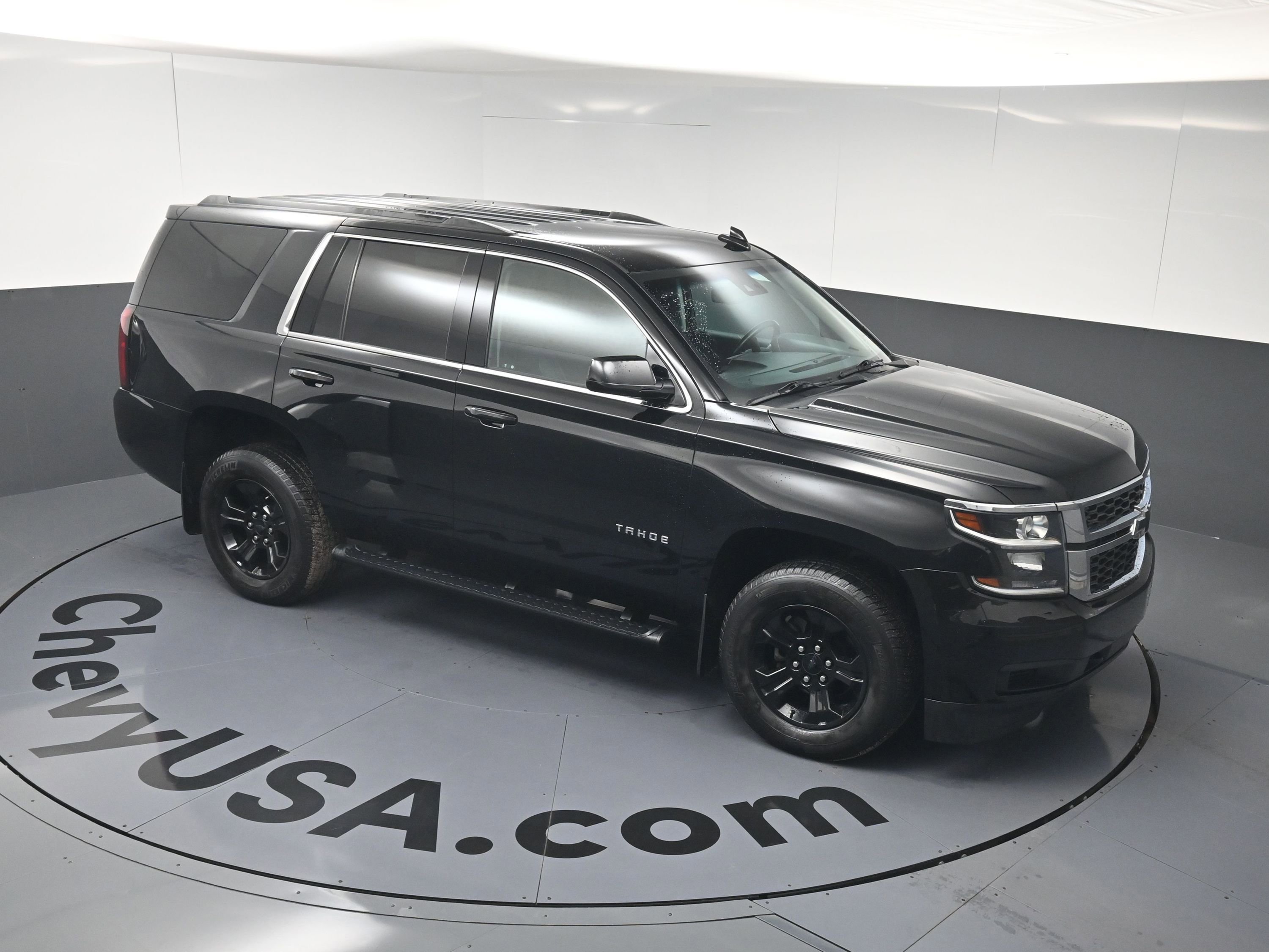 Used 2019 Chevrolet Tahoe LS w/ Enhanced Driver Alert Package AWD/4WD image 15